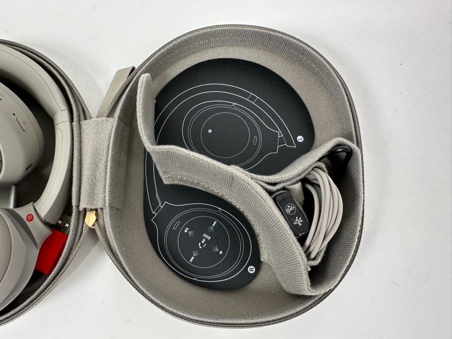 SONY Wireless Headphones [Photo 4]