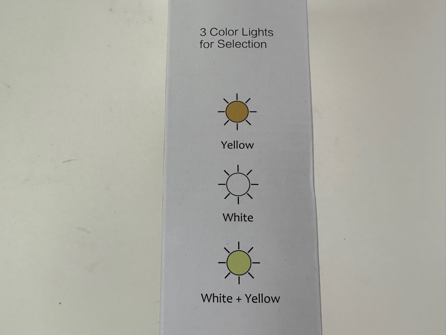 New AirExpect Tri-Fold LED Lighting Cosmetic Mirror [Photo 3]