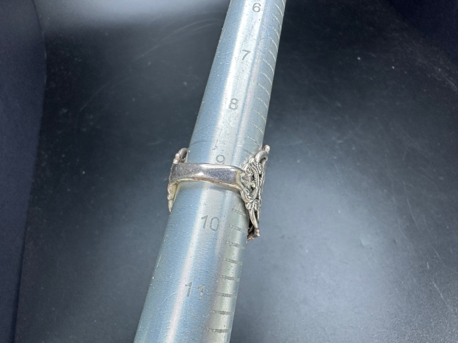 Pair Of Sterling Silver Rings Size 9 & 10 13.1g [Photo 8]