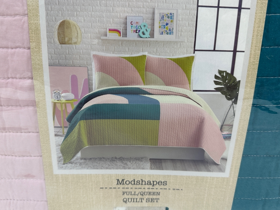 Just Added - New Makers Collective Featuring Ampersand Design Studio Modshapes Full/Queen Quilt Set [Photo 3]