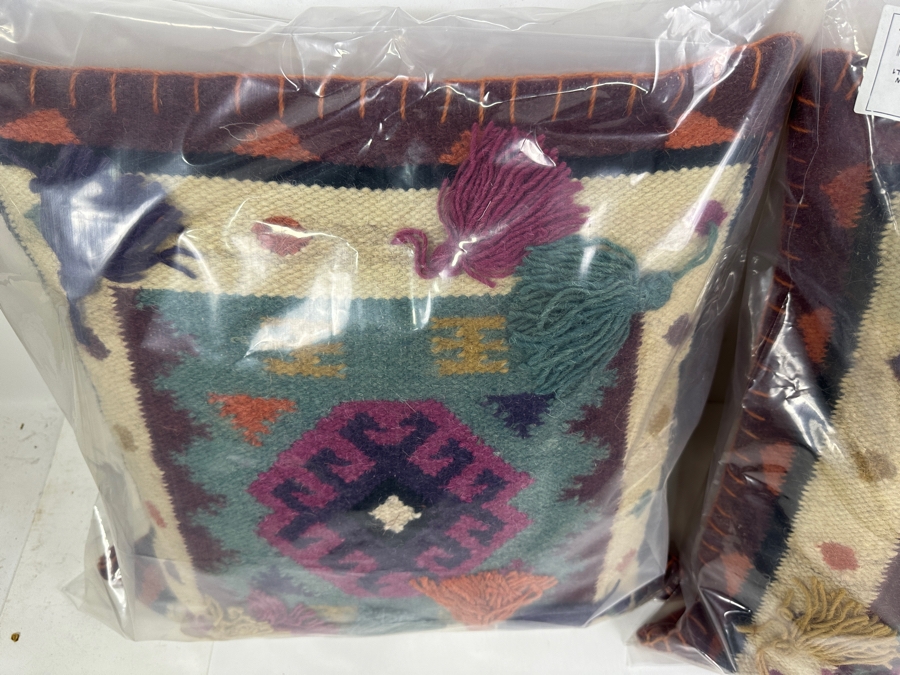 Just Added - New Pair Of Throw Pillows 18 X 18 [Photo 3]