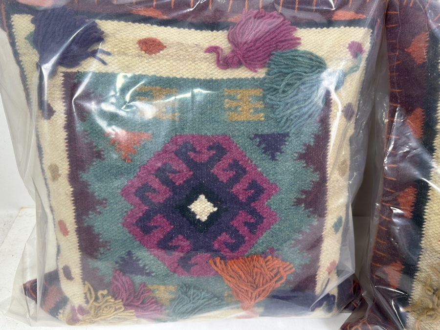 Just Added - New Pair Of Throw Pillows 18 X 18 [Photo 2]