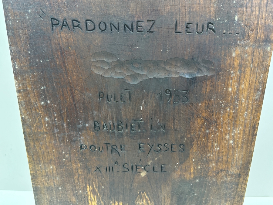 Just Added - Stunning Vintage 1953 Relief Carved Wooden Sculpture Of Jesus On The Cross Titled 'Pardonnez Leur' / 'Forgive Them' Signed Verso 12W X 19.5H X 7D [Photo 12]