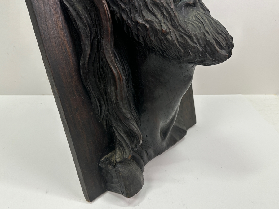 Just Added - Stunning Vintage 1953 Relief Carved Wooden Sculpture Of Jesus On The Cross Titled 'Pardonnez Leur' / 'Forgive Them' Signed Verso 12W X 19.5H X 7D [Photo 10]