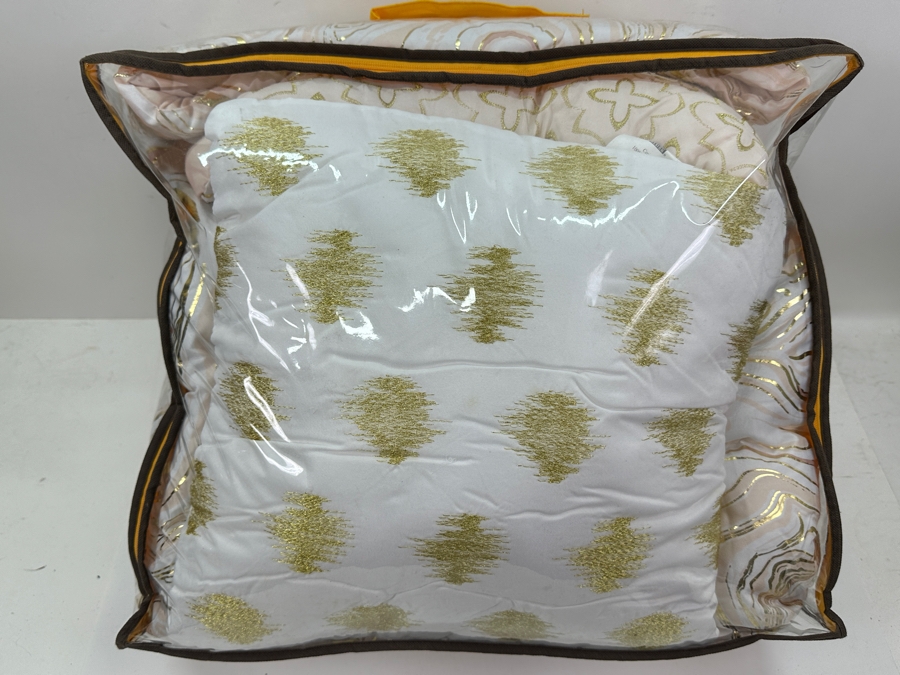 Just Added - New Intelligent Design Comforter Bedding Set Full/Queen: 1 Comforter, 2 Shams & 2 Decorative Pillows [Photo 5]
