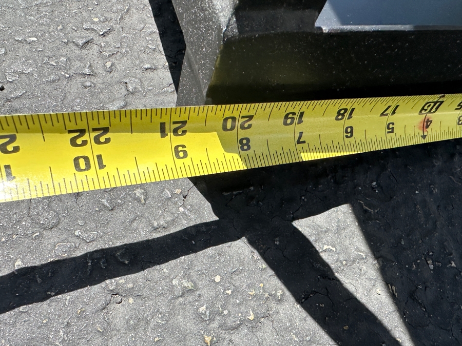 Just Added - Black Metal 3-Piece Etagere 20W X 75H [Photo 4]