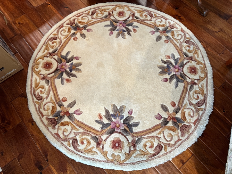 Just Added - 4' Round Wool Rug [Photo 2]