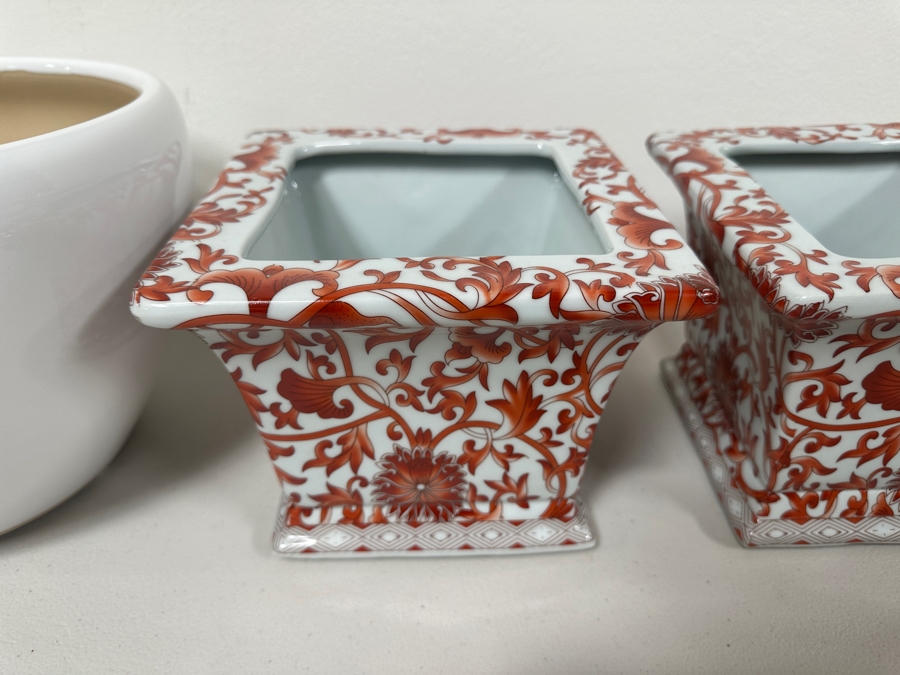 Just Added - (4) Flower Pots [Photo 2]