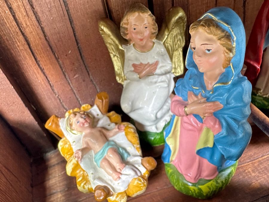 Just Added - Nativity Set With Wooden Manger And Italian And German Figurines 21W X 8D X 10H [Photo 5]