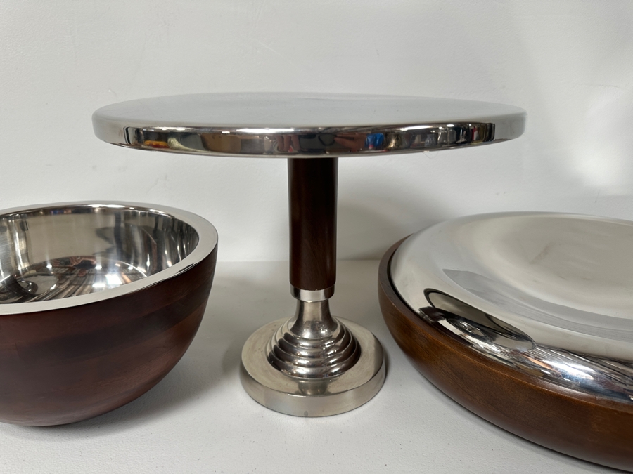 Just Added - Frontgate 3-Piece Set: Cake Stand And Pair Of Large Bowls - Largest Bowl Is 20'W [Photo 4]