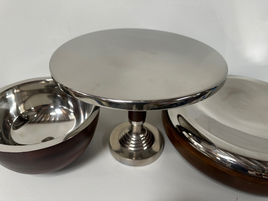 Just Added - Frontgate 3-Piece Set: Cake Stand And Pair Of Large Bowls - Largest Bowl Is 20'W [Photo 5]