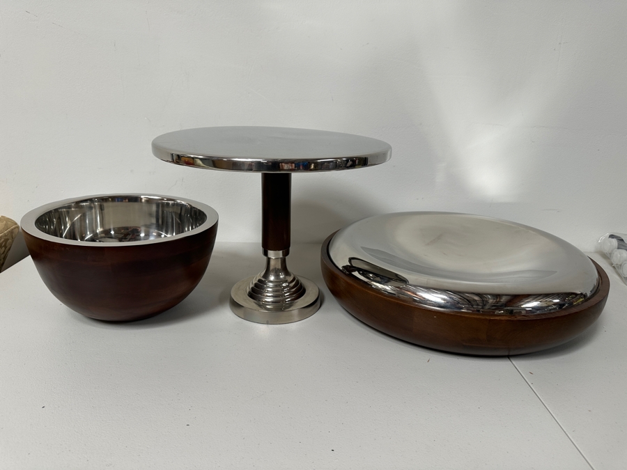 Just Added - Frontgate 3-Piece Set: Cake Stand And Pair Of Large Bowls - Largest Bowl Is 20'W [Photo 3]