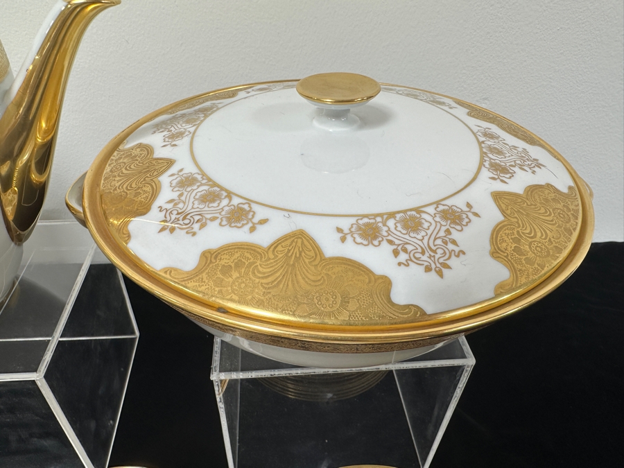 Hutschenreuther of Selb Porcelain Dinner Service For Approximately 12 Back Stamped With A Hand Painted Gold Crown Covering The Mark From The Hotel Del Coronado Owned By The Former Owner Of The Hotel, John S. Alessio, This Service Was Coveted By The Owner [Photo 13]