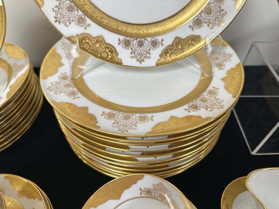 Hutschenreuther of Selb Porcelain Dinner Service For Approximately 12 Back Stamped With A Hand Painted Gold Crown Covering The Mark From The Hotel Del Coronado Owned By The Former Owner Of The Hotel, John S. Alessio, This Service Was Coveted By The Owner [Photo 4]