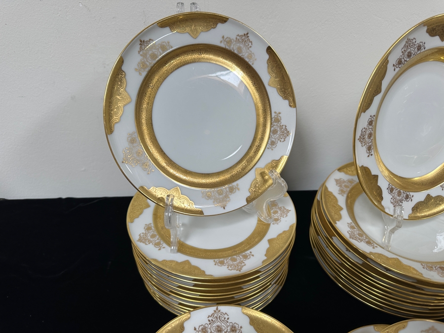 Hutschenreuther of Selb Porcelain Dinner Service For Approximately 12 Back Stamped With A Hand Painted Gold Crown Covering The Mark From The Hotel Del Coronado Owned By The Former Owner Of The Hotel, John S. Alessio, This Service Was Coveted By The Owner [Photo 6]
