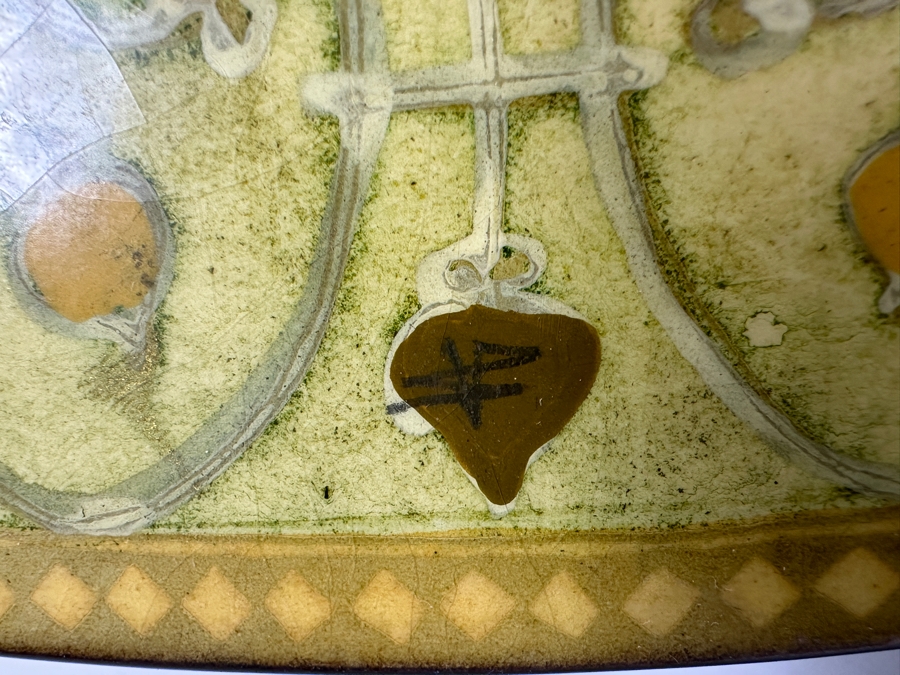 Unusual Guitar Shaped Wooden Gambling Box Made In Milano Italy 28'L X 11'D [Photo 10]