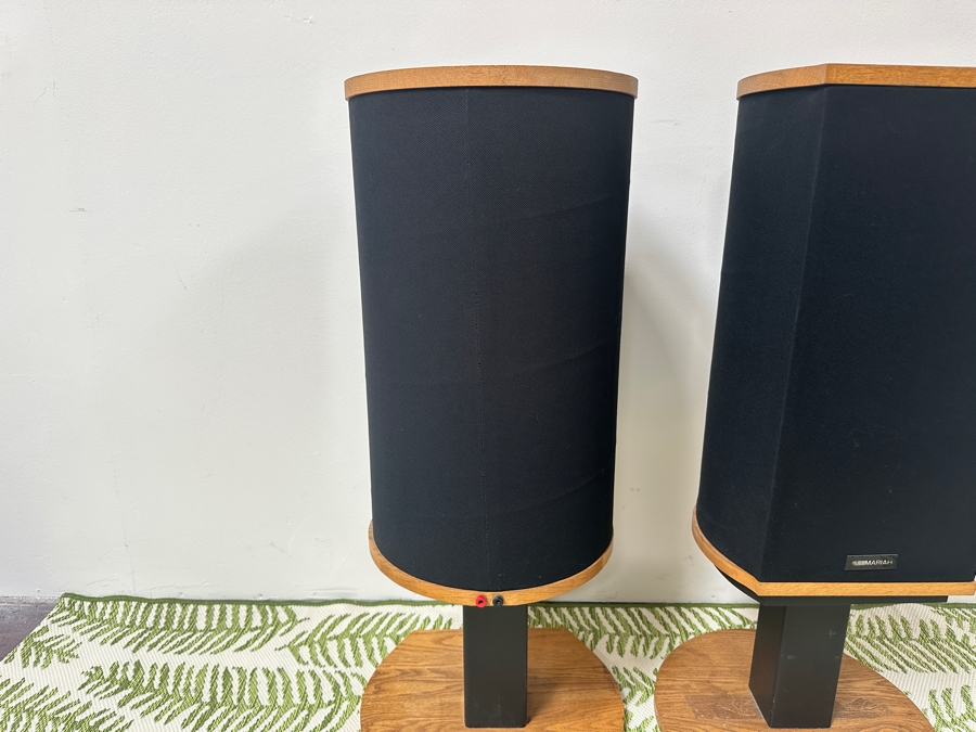 Pair Of Mariah Acoustics Speakers With Stands 34'H [Photo 3]