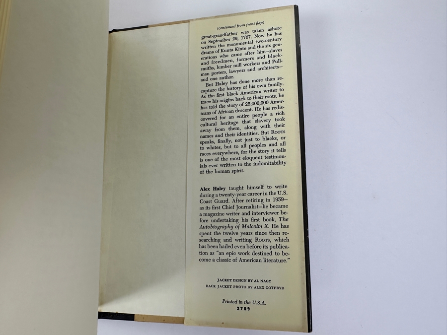 1976 Hardcover Book Club Edition (Smaller) Roots By Alex Haley [Photo 7]