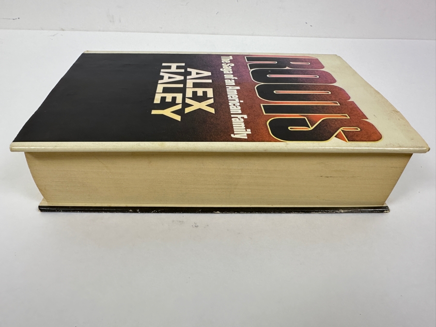 1976 Hardcover Book Club Edition (Smaller) Roots By Alex Haley [Photo 9]
