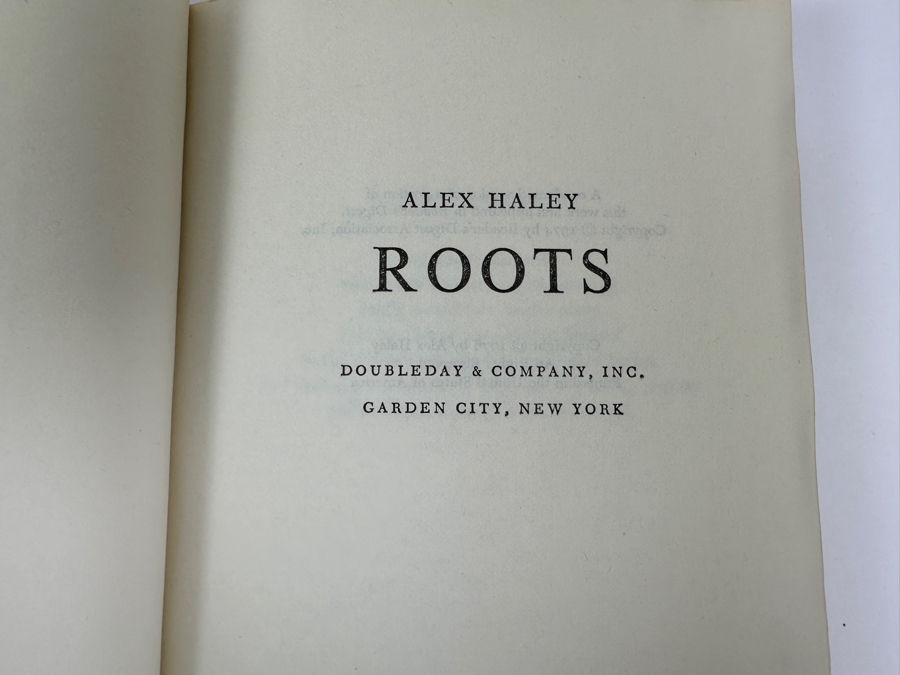 1976 Hardcover Book Club Edition (Smaller) Roots By Alex Haley [Photo 5]