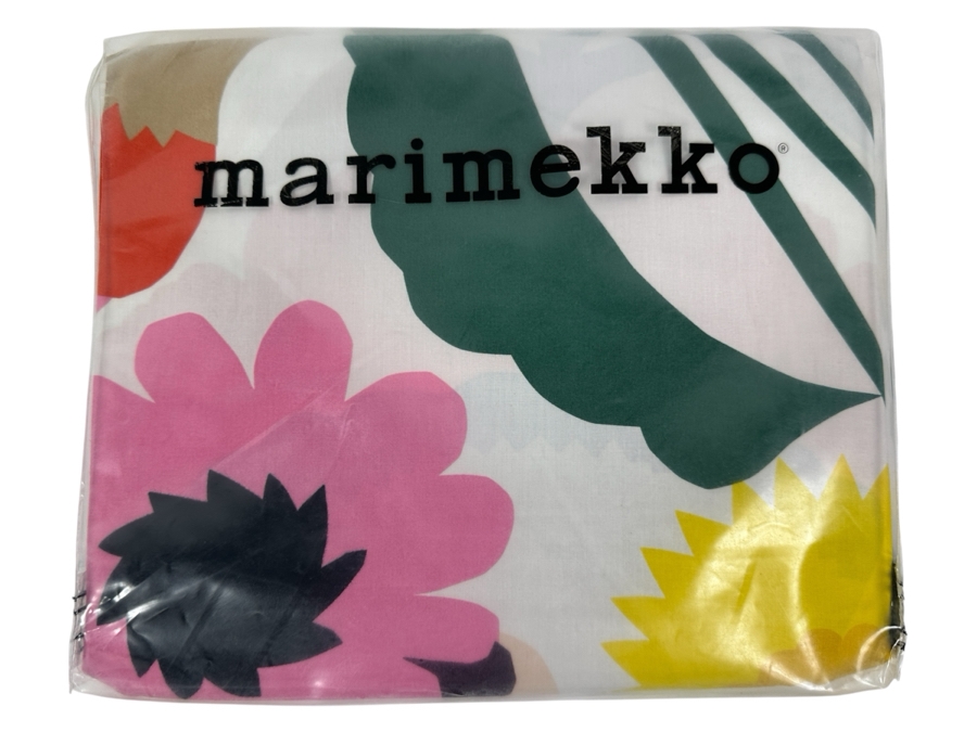 Marimekko Full/Queen Duvet Cover Set With Standard Shams Ojakellukka Design