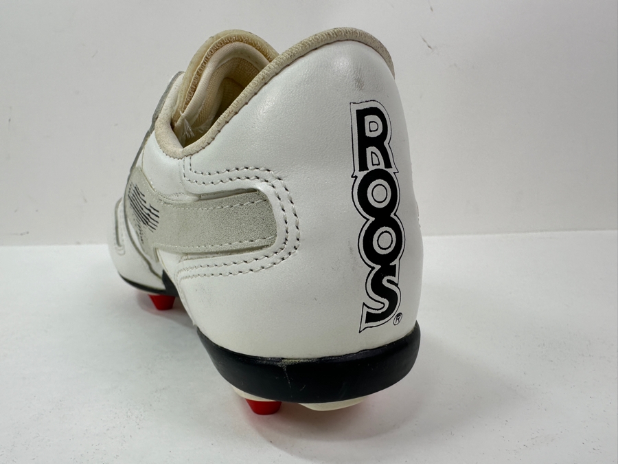 Walter 'Sweetness' Payton (1953-1999, NFL HOF Running Back For The Chicago Bears) Autographed KangaROOS Shoe From The Estate Of One Of The Founders Of KangaROOS Shoes Who Sponsored Walter Payton In The 1980s [Photo 9]