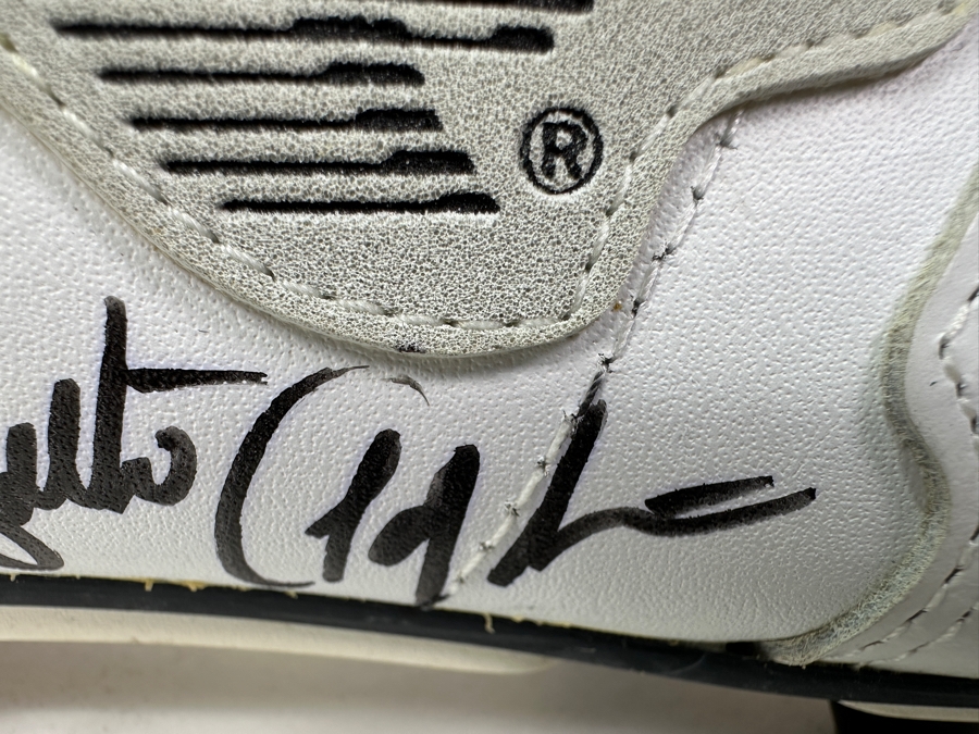 Walter 'Sweetness' Payton (1953-1999, NFL HOF Running Back For The Chicago Bears) Autographed KangaROOS Shoe From The Estate Of One Of The Founders Of KangaROOS Shoes Who Sponsored Walter Payton In The 1980s [Photo 5]