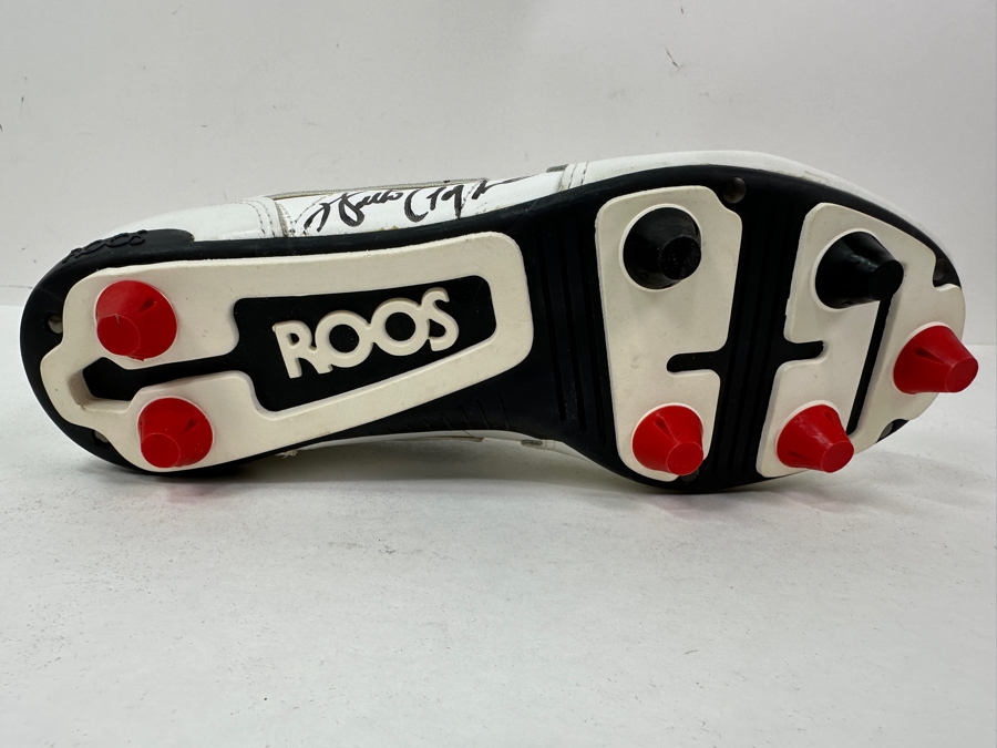 Walter 'Sweetness' Payton (1953-1999, NFL HOF Running Back For The Chicago Bears) Autographed KangaROOS Shoe From The Estate Of One Of The Founders Of KangaROOS Shoes Who Sponsored Walter Payton In The 1980s [Photo 10]