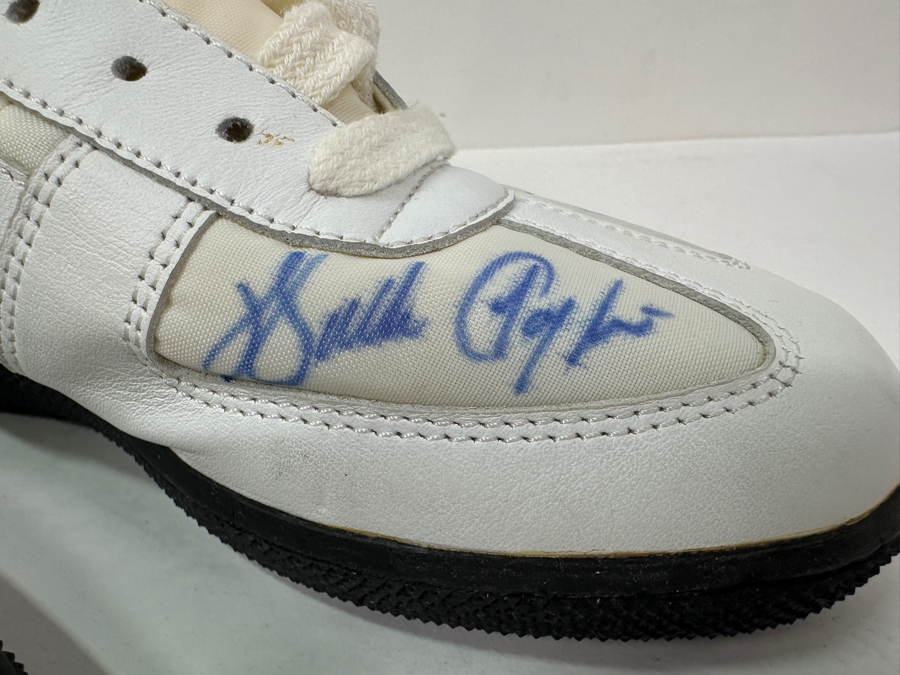 Walter 'Sweetness' Payton (1953-1999, NFL HOF Running Back For The Chicago Bears) Autographed KangaROOS Shoes From The Estate Of One Of The Founders Of KangaROOS Shoes Who Sponsored Walter Payton In The 1980s - Both Shoes Signed 'Sweetness' Walter Payton [Photo 5]