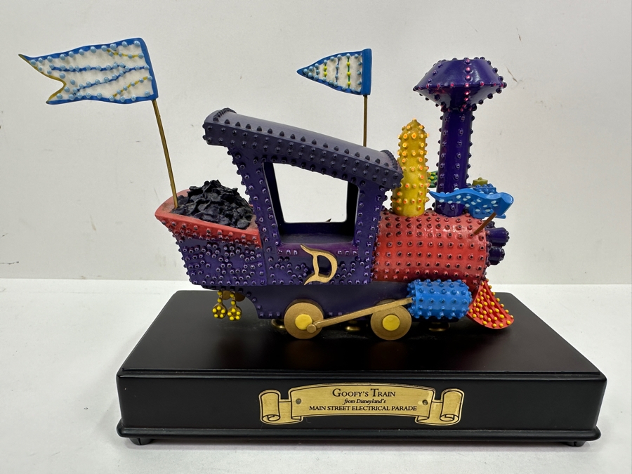 Walt Disney Classics Collection Goofy's Train From Disneyland's Main Street Electrical Parade 8W X 4D X 6.5H [Photo 2]