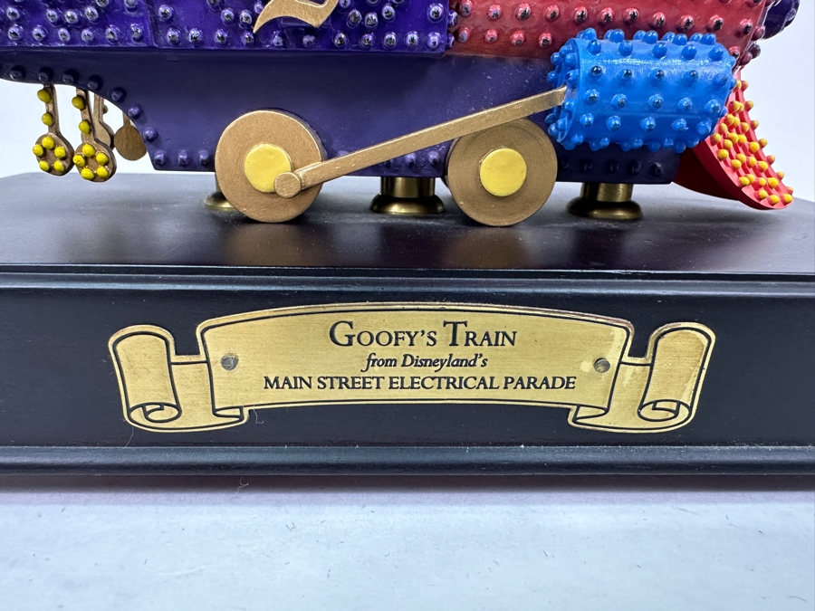 Walt Disney Classics Collection Goofy's Train From Disneyland's Main Street Electrical Parade 8W X 4D X 6.5H [Photo 5]