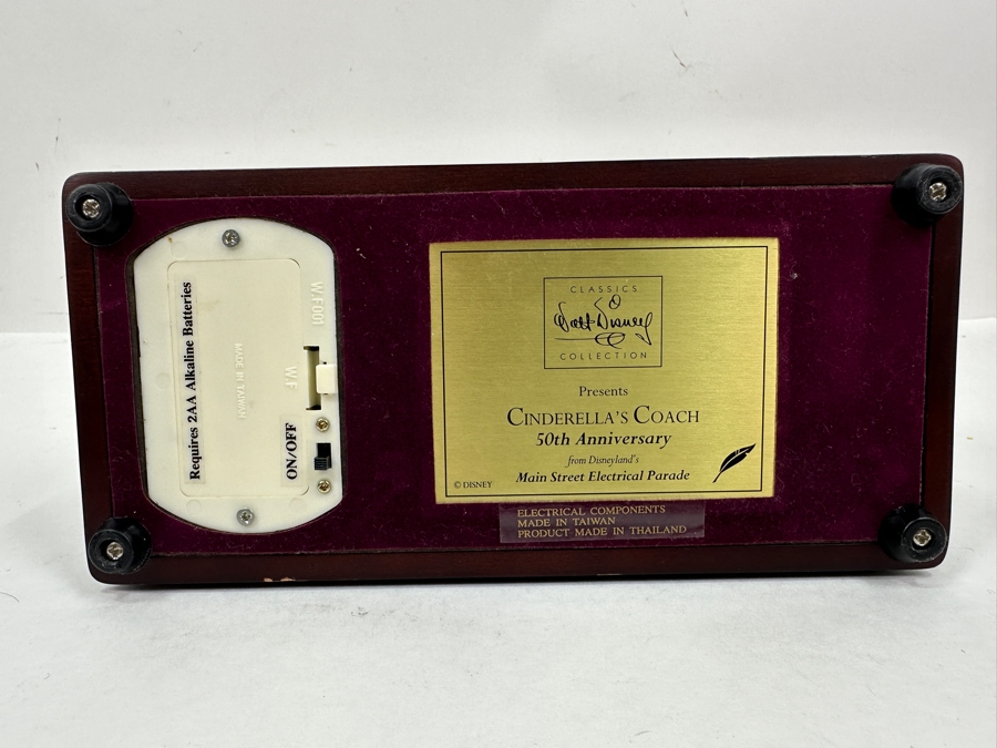 Walt Disney Classics Collection Cinderella's Coach From Disneyland's Main Street Electrical Parade 8W X 4D X 6H [Photo 8]