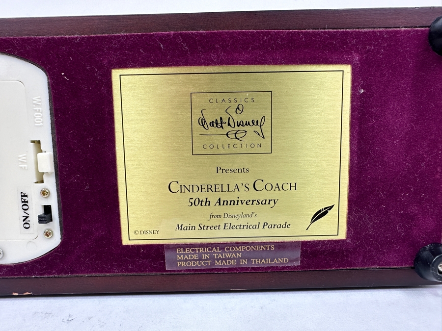 Walt Disney Classics Collection Cinderella's Coach From Disneyland's Main Street Electrical Parade 8W X 4D X 6H [Photo 9]