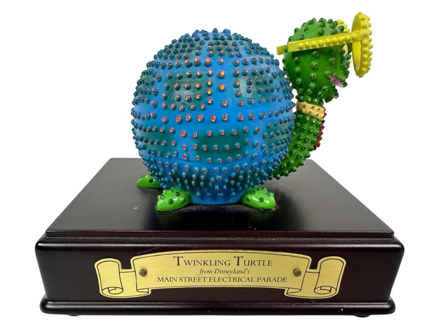 Walt Disney Classics Collection Twinkling Turtle From Disneyland's Main Street Electrical Parade 5W X 4D X 4H