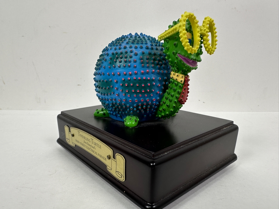 Walt Disney Classics Collection Twinkling Turtle From Disneyland's Main Street Electrical Parade 5W X 4D X 4H [Photo 4]