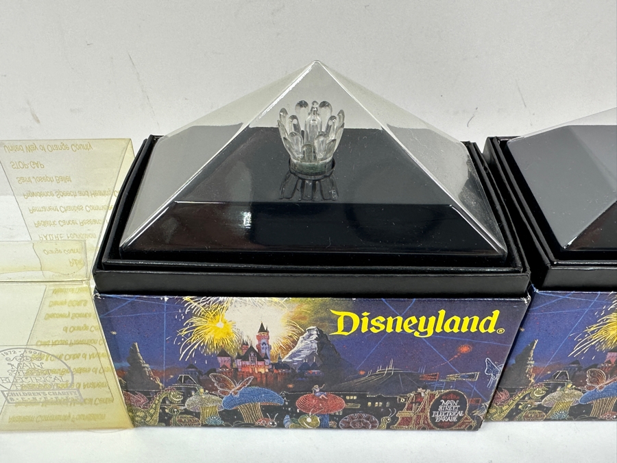 Pair Of Disneyland Main Street Electrical Parade Light Bulbs From The 1990s [Photo 6]