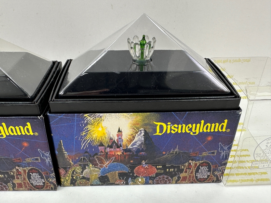 Pair Of Disneyland Main Street Electrical Parade Light Bulbs From The 1990s [Photo 3]