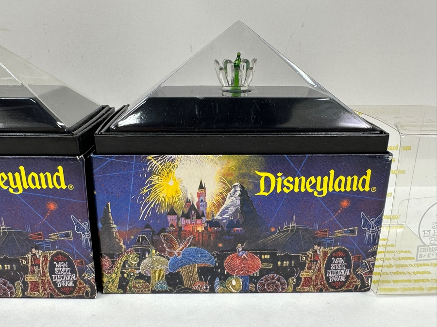 Pair Of Disneyland Main Street Electrical Parade Light Bulbs From The 1990s [Photo 4]