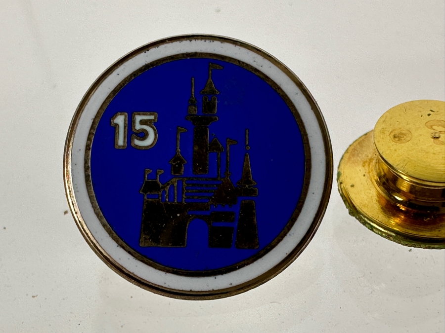 Disneyland Cast Member 15 Year Service Award Pin 1/10 10k Gold Filled [Photo 2]