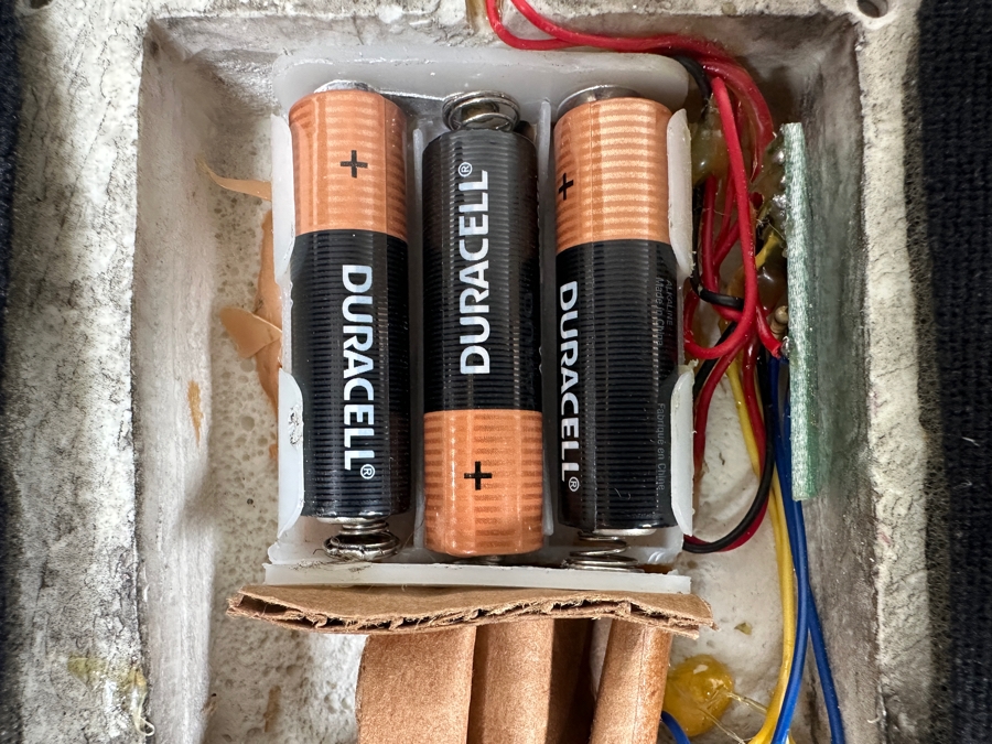 Disneyland's The Haunted Mansion Full Size Talking Gate Plaque Paul Frees's Ghost Host Speaks Limited Edition 500 (Note That The Internal Plastic Battery Enclosure Has Been Repaired) - Working 13.5 X 23' [Photo 16]