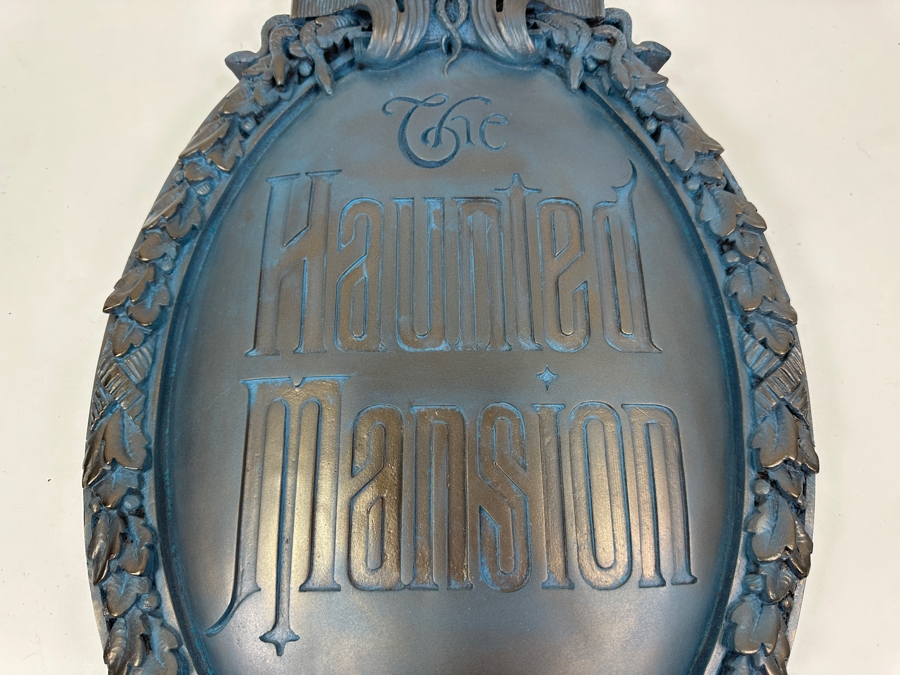 Disneyland's The Haunted Mansion Full Size Talking Gate Plaque Paul Frees's Ghost Host Speaks Limited Edition 500 (Note That The Internal Plastic Battery Enclosure Has Been Repaired) - Working 13.5 X 23' [Photo 3]