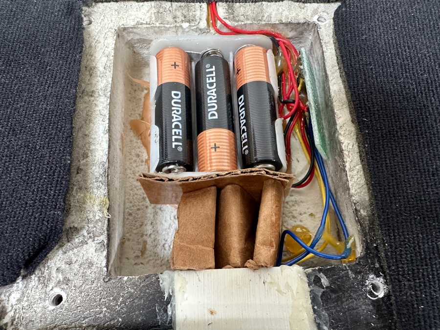 Disneyland's The Haunted Mansion Full Size Talking Gate Plaque Paul Frees's Ghost Host Speaks Limited Edition 500 (Note That The Internal Plastic Battery Enclosure Has Been Repaired) - Working 13.5 X 23' [Photo 17]