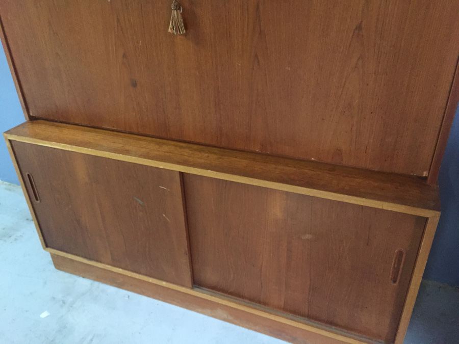 Hundevad Denmark Teak Danish Cabinet [Photo 9]