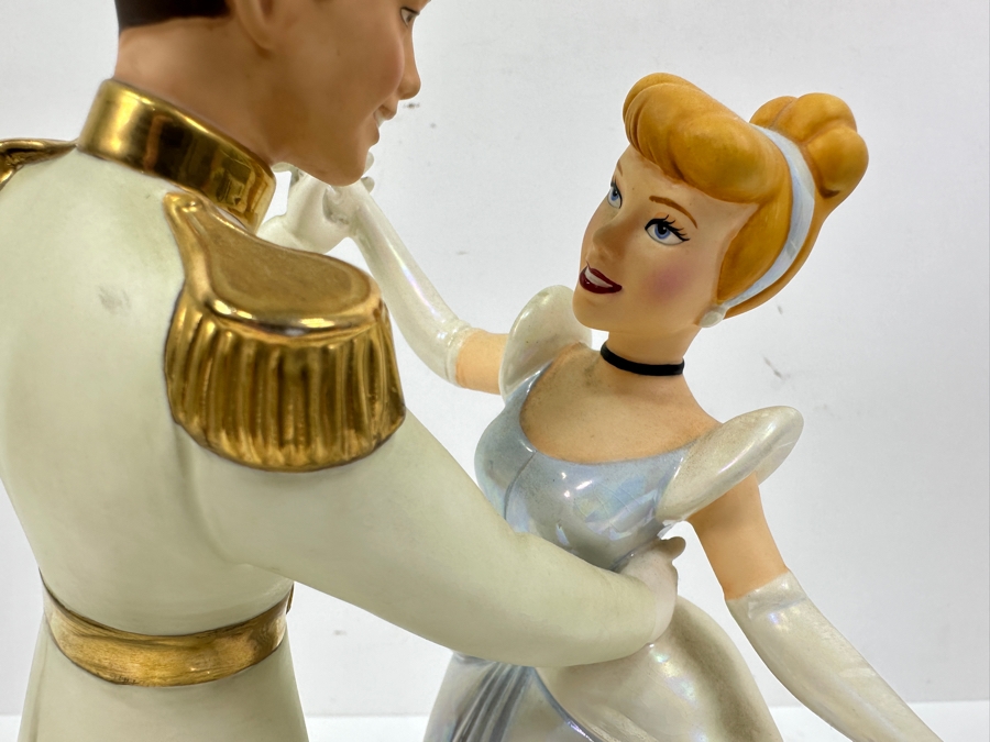 Walt Disney Classics Collection WDCC Figurine 'So This Is Love' From Walt Disney's Cinderella With COA 9H [Photo 3]