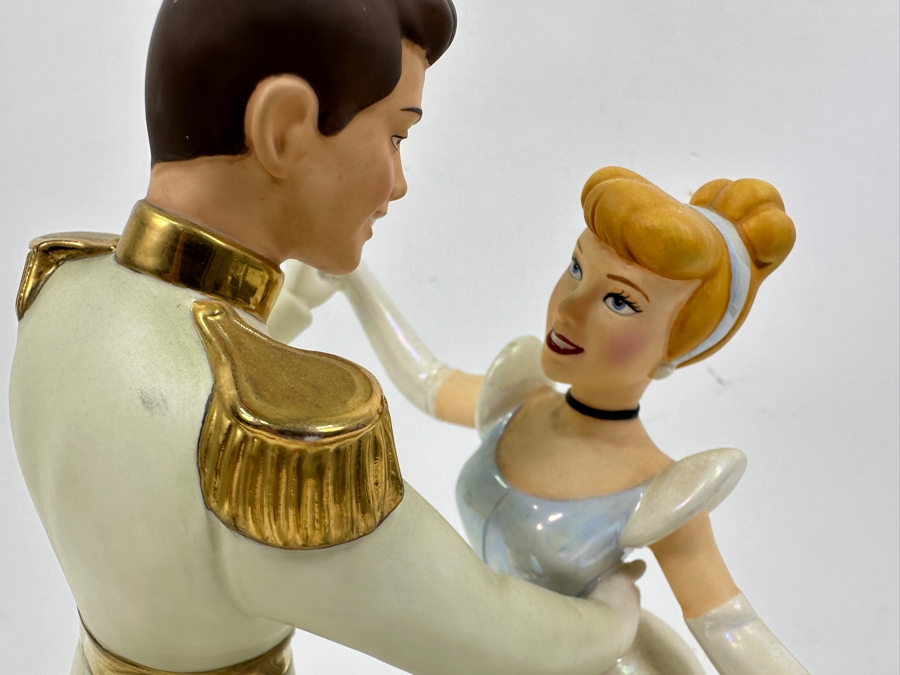 Walt Disney Classics Collection WDCC Figurine 'So This Is Love' From Walt Disney's Cinderella With COA 9H [Photo 4]