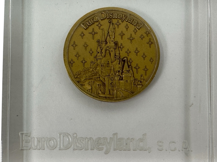 Vintage 1987 Euro Disneyland Opening 1992 Inauguration Commemorative Coin Encased In Lucite 3.5 X 3.5 [Photo 3]