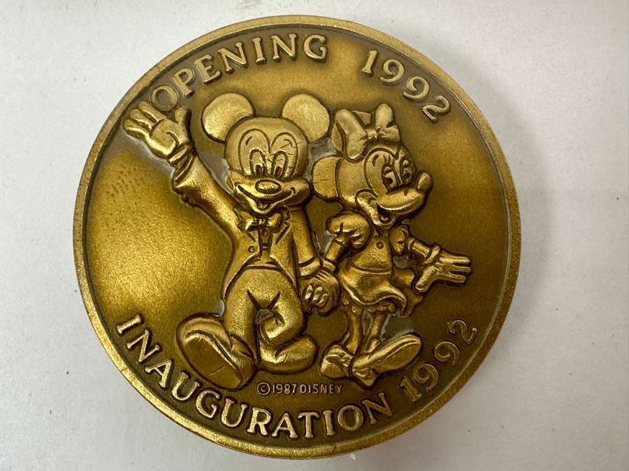 Vintage 1987 Euro Disneyland Opening 1992 Inauguration Commemorative Coin Encased In Lucite 3.5 X 3.5 [Photo 2]