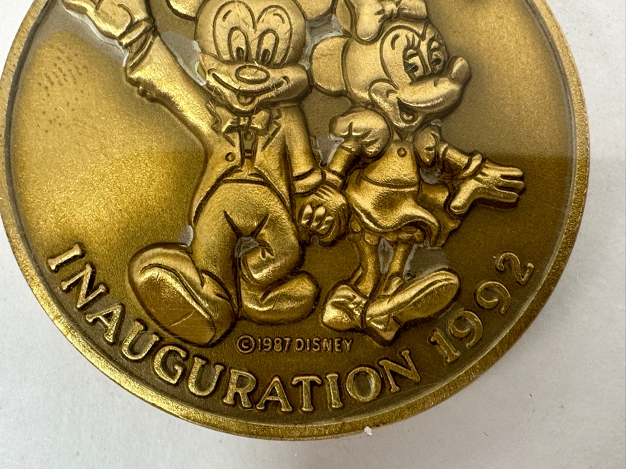 Vintage 1987 Euro Disneyland Opening 1992 Inauguration Commemorative Coin Encased In Lucite 3.5 X 3.5 [Photo 4]