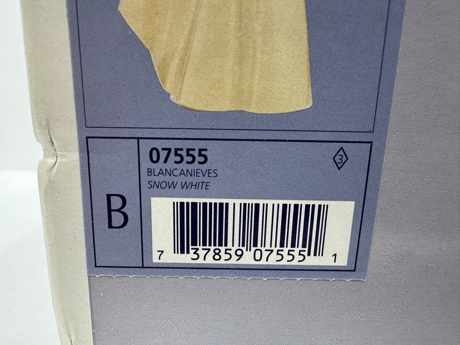 Vintage Signed Lladro Snow White Figurine With Original Box Signed On Bottom 9.25H [Photo 12]