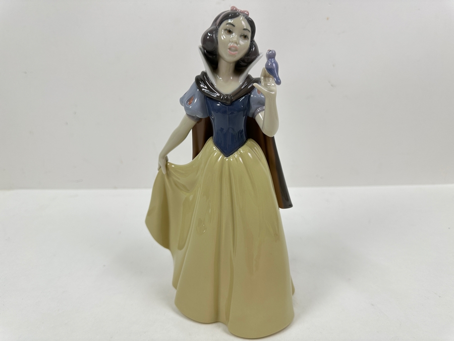 Vintage Signed Lladro Snow White Figurine With Original Box Signed On Bottom 9.25H [Photo 4]
